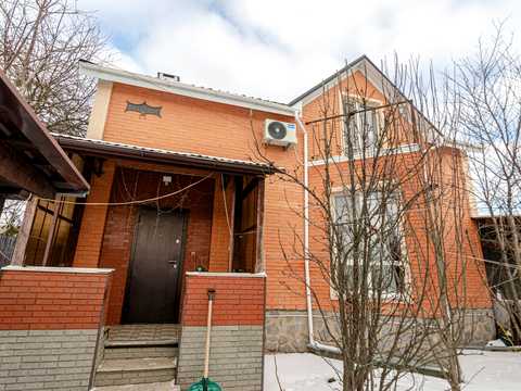 будинок за адресою Космічна вул., 1