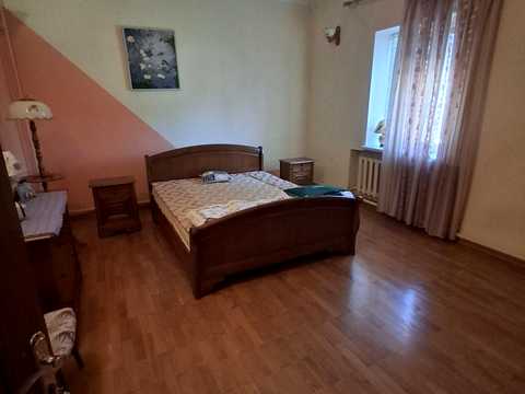 дом по адресу Центральна