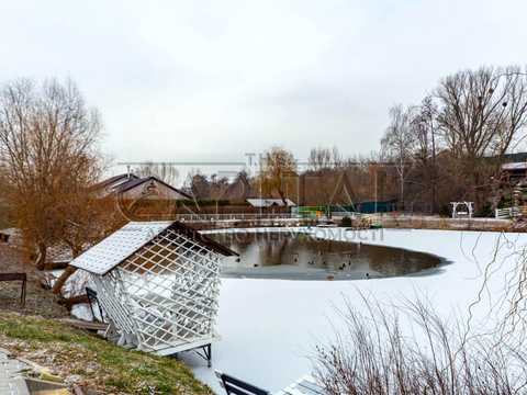 комерційна за адресою Шкільна вул., 1