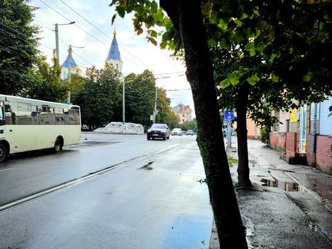 комерційна за адресою Перемоги вул., 19