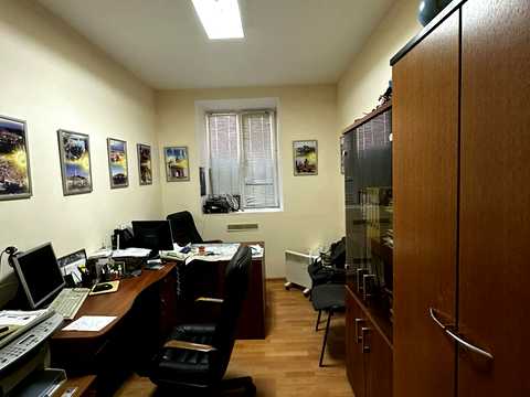 комерційна за адресою Зоологічна вул., 4