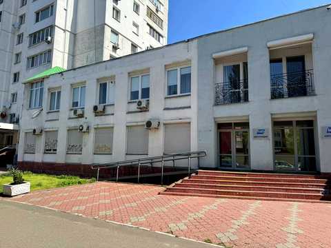 комерційна за адресою Дмитра Чижевського вул. (Петра Чаадаєва), 2
