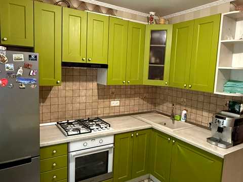 квартира за адресою Романа Шухевича просп. (Генерала Ватутіна), 4