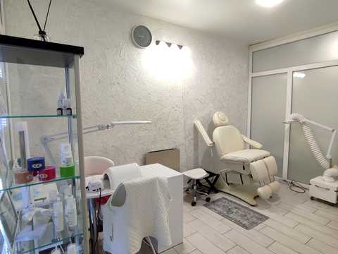 комерційна за адресою вул. Дворецька, 46