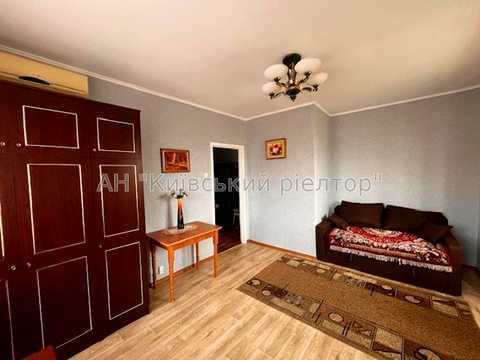 квартира за адресою Прирічна вул., 17-Г