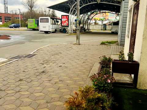 комерційна за адресою Северинівська вул. (Жовтнева), 1б