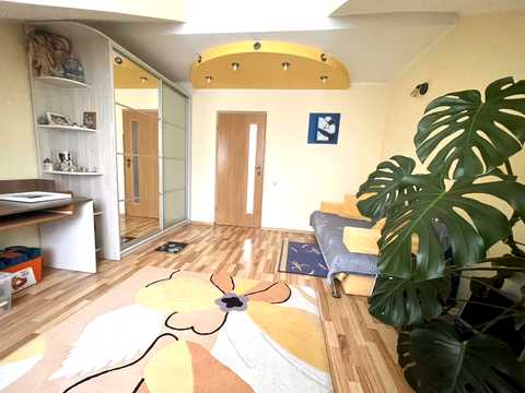 квартира за адресою Коновальця вул., 3