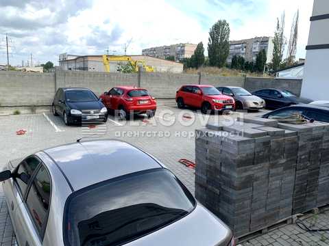 комерційна за адресою Київська вул., 1/8
