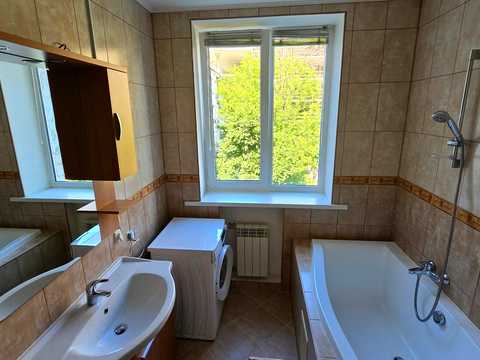 квартира по адресу Братская ул., 5