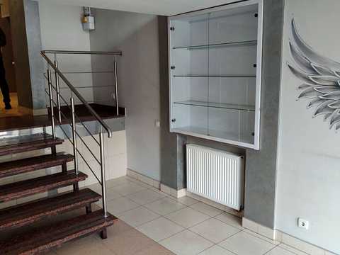 комерційна за адресою Степана Бандери вул. (), 2