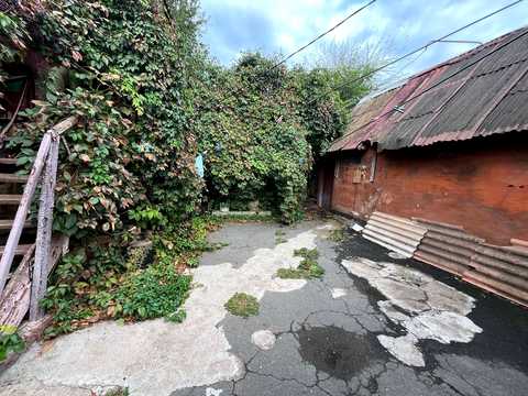 будинок за адресою Володимира Івасюка вул. (Морозова), 13