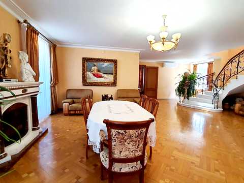 будинок за адресою Тіниста вул., 16