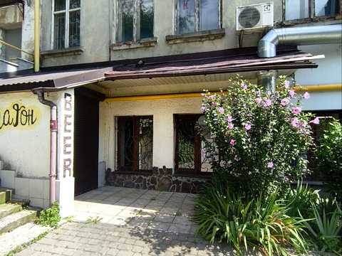 комерційна за адресою Плугова вул., 5