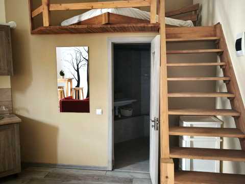 комерційна за адресою Спиридонівська вул., 8