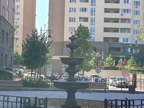 комерційна за адресою Віталія Нестеренка вул. (Академіка Воробйова), 1б