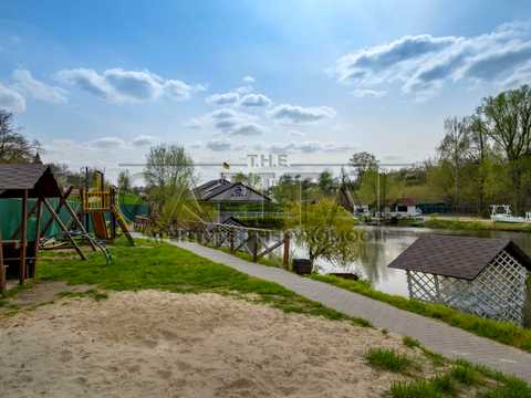 коммерческая по адресу Шкільна ул., 24-А