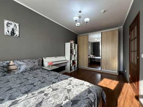 квартира за адресою Софії Русової вул., 5-Б