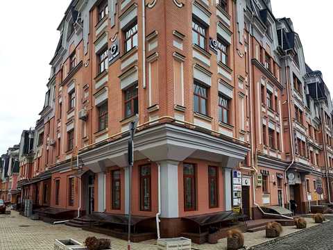 комерційна за адресою Воздвиженська вул., 22