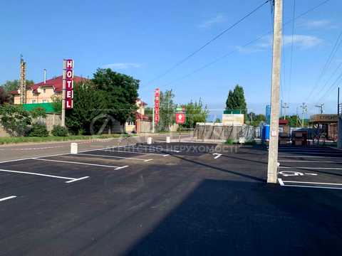 комерційна за адресою Центральна вул., 1