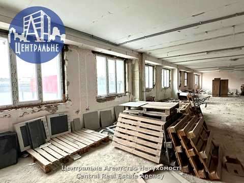 комерційна за адресою Чернівці, Руська вул., 242