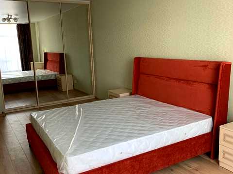 квартира за адресою Рея Бредбері вул., 2