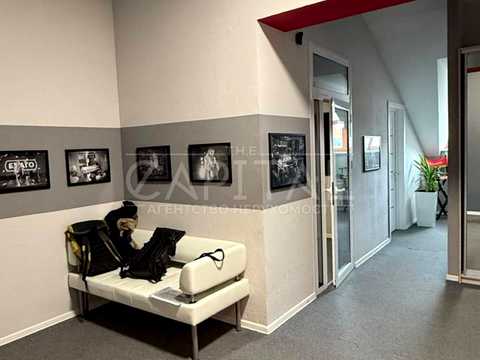 комерційна за адресою Воздвиженська вул., 22
