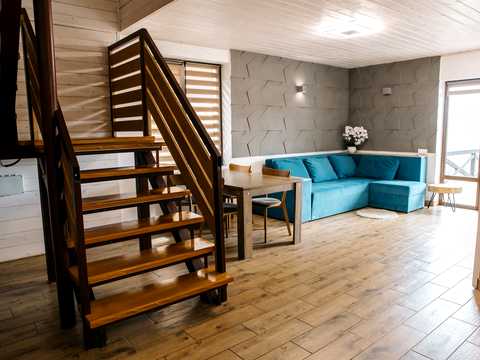 комерційна за адресою с. Яблуниця, Степана Бандери, 30