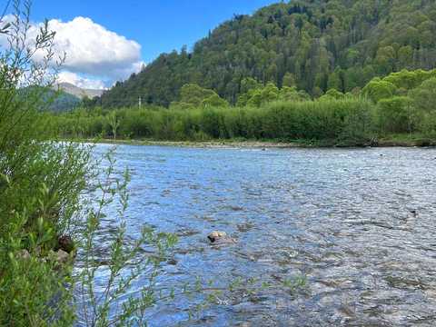 ділянка за адресою с. Тухля, Івана франка