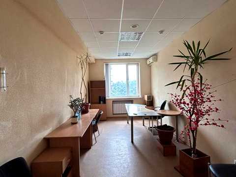 коммерческая по адресу Николая Михновского бульв. (Дружбы народов), 38