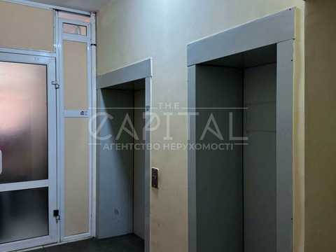 комерційна за адресою Почайнинська вул., 70