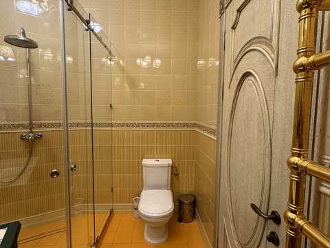 комерційна за адресою Приморська, 26