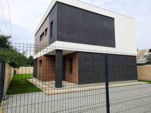 будинок за адресою с. Плюти, Луговая, 7в