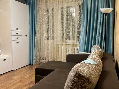 квартира за адресою Володимира Момота вул., 42