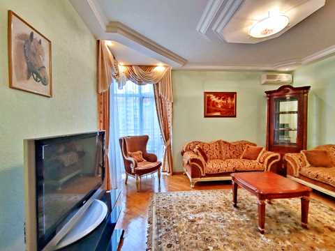 квартира за адресою Євгена Коновальця вул. (Щорса), 32-В