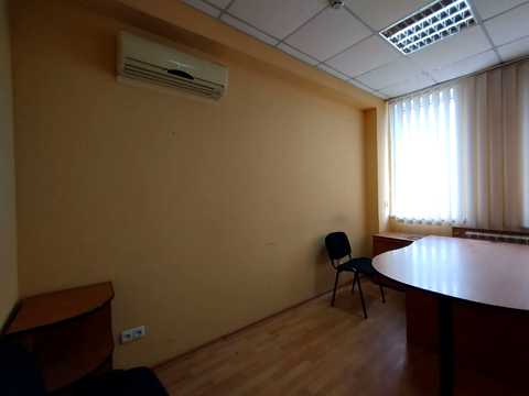 комерційна за адресою Конституційна вул., 15