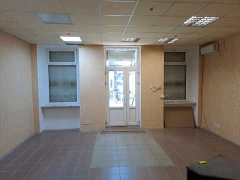 комерційна за адресою Новосельського вул., 2