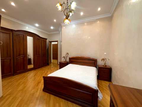квартира за адресою Десятинна вул., 1/3