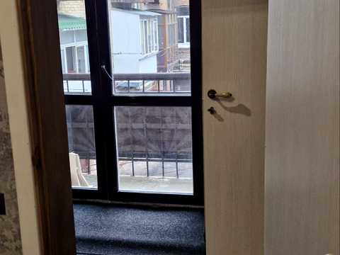 комерційна за адресою Соборна вул., 40