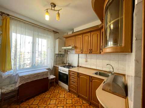 квартира за адресою Тролейбусна вул., 13