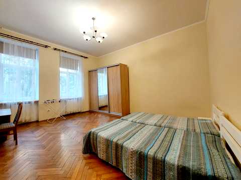 квартира за адресою Якова Головацького вул., 4