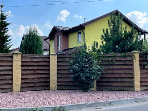 будинок за адресою Лебедина