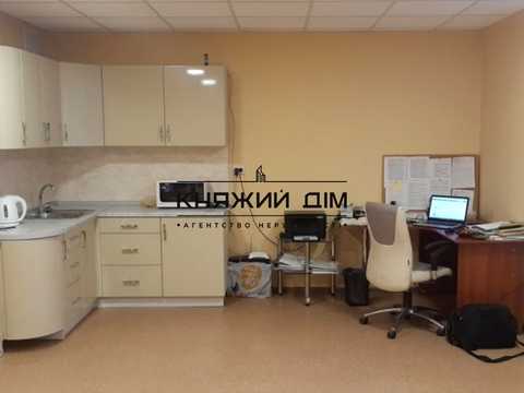 коммерческая по адресу Драгоманова ул., 1-А