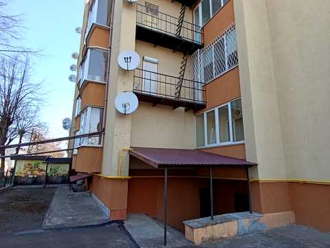 комерційна за адресою Рівне, вул. Ясна, 7б