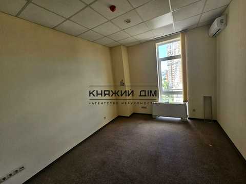 коммерческая по адресу Антоновича ул. (Горького), 33В
