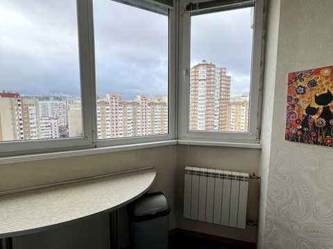 квартира за адресою Анни Ахматової вул., 35-А