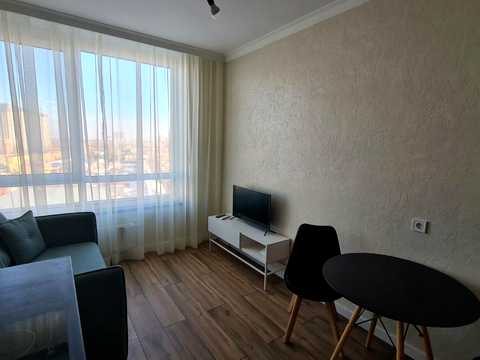 квартира за адресою Причальна вул., 12