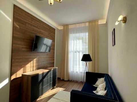 квартира за адресою Августина Волошина вул., 2