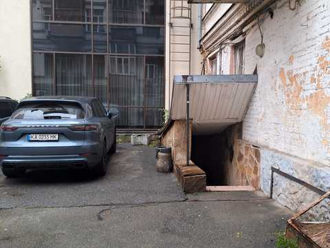 коммерческая по адресу Братская ул., 15