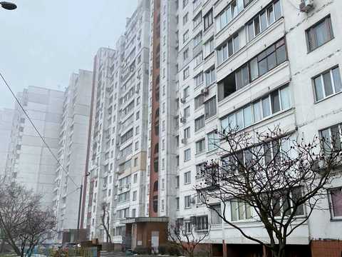 квартира за адресою Ревуцького вул., 19/1