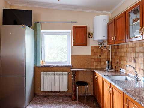 комерційна за адресою Бродівська вул., 7